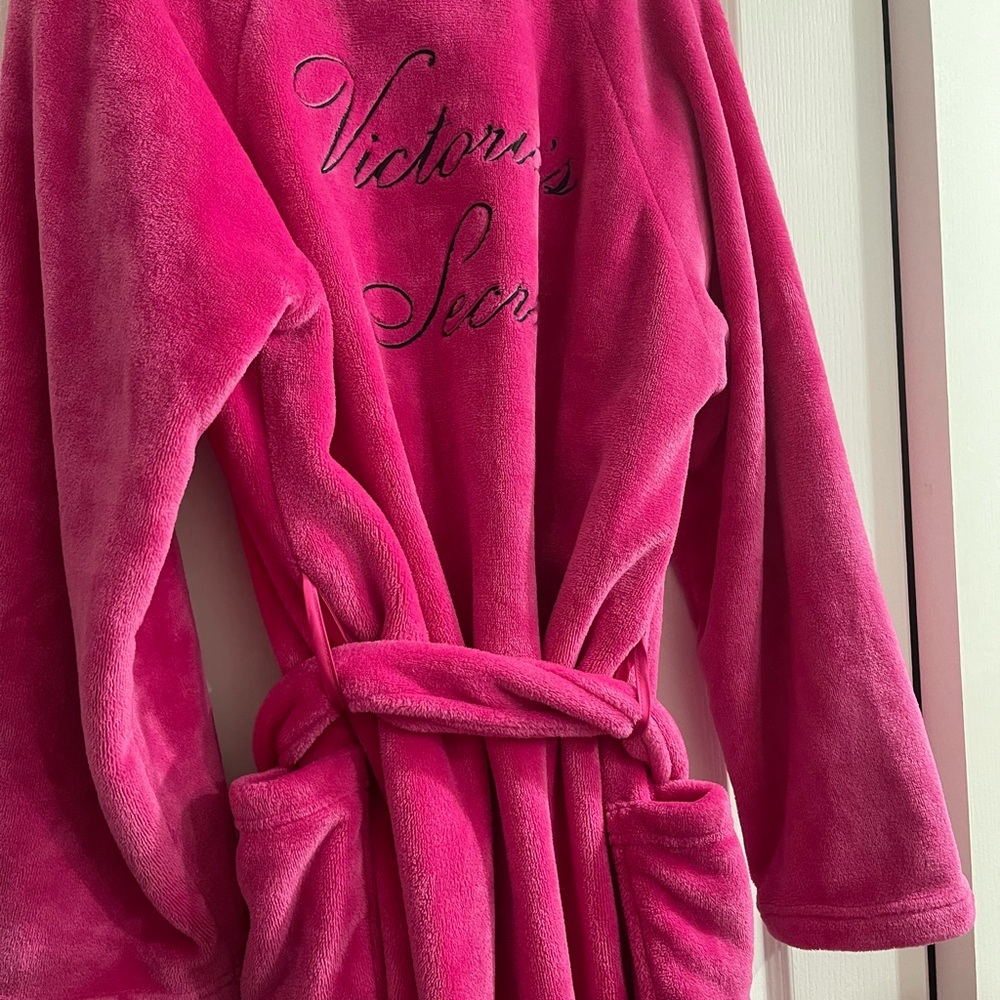NWT Victoria Secret Pink Robe